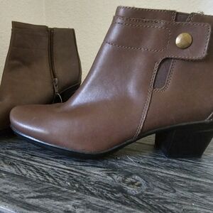 Emilie dark brown leather Clark ankle boots 9M